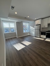 1712 W Lunt Ave, Unit 101 in Chicago, IL - Building Photo - Building Photo