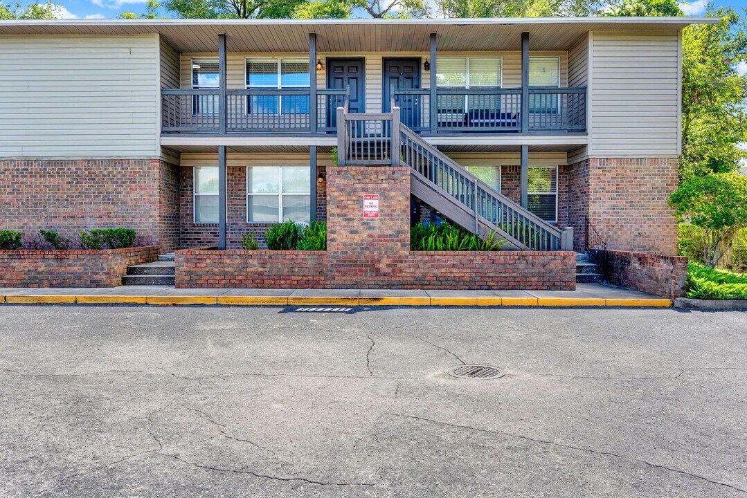 960 Smith St in Orange City, FL - Building Photo