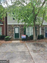 1831 Grove Way in Hampton, GA - Building Photo