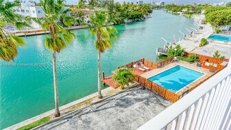 80 S Shore Dr in Miami Beach, FL - Building Photo