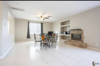 2446 Veracruz Ct in Imperial, CA - Foto de edificio - Building Photo