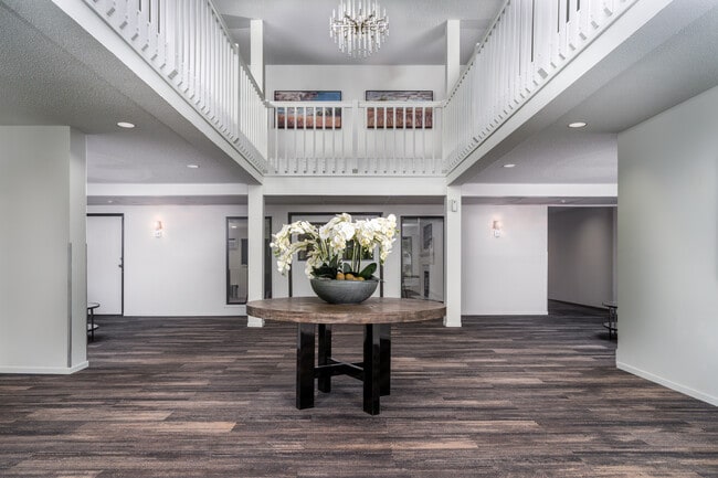 Hummingbird Cove Apartments