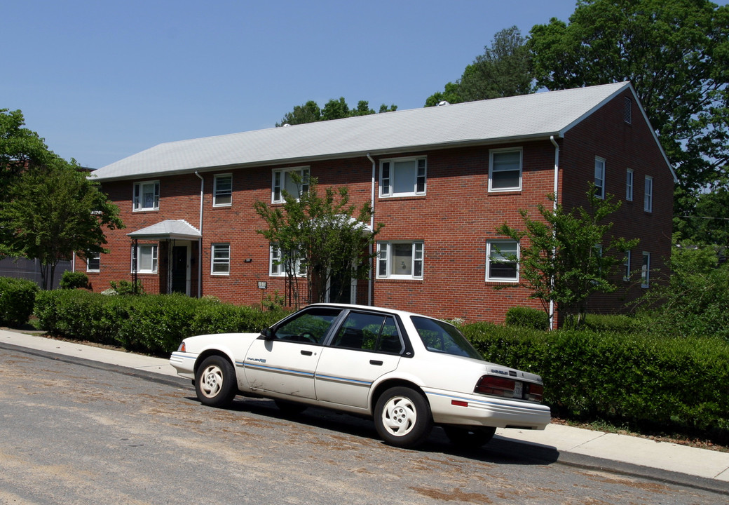 5310 W Franklin St in Richmond, VA - Foto de edificio