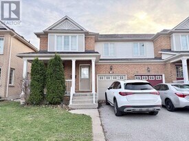 158 Gail Parks Crescent in Newmarket, ON - Building Photo