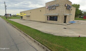 202 E Boling Hwy in Wharton, TX - Building Photo