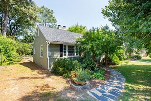 6612 Rolling Rd in Richmond, VA - Building Photo