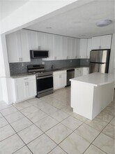 11081 NW 39th St in Coral Springs, FL - Building Photo - Building Photo