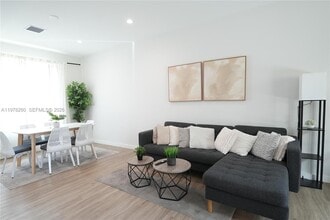 211 SE 4th St in Hallandale Beach, FL - Building Photo - Building Photo