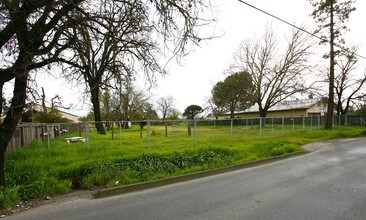 4048 Sebastopol Rd in Santa Rosa, CA - Building Photo - Building Photo