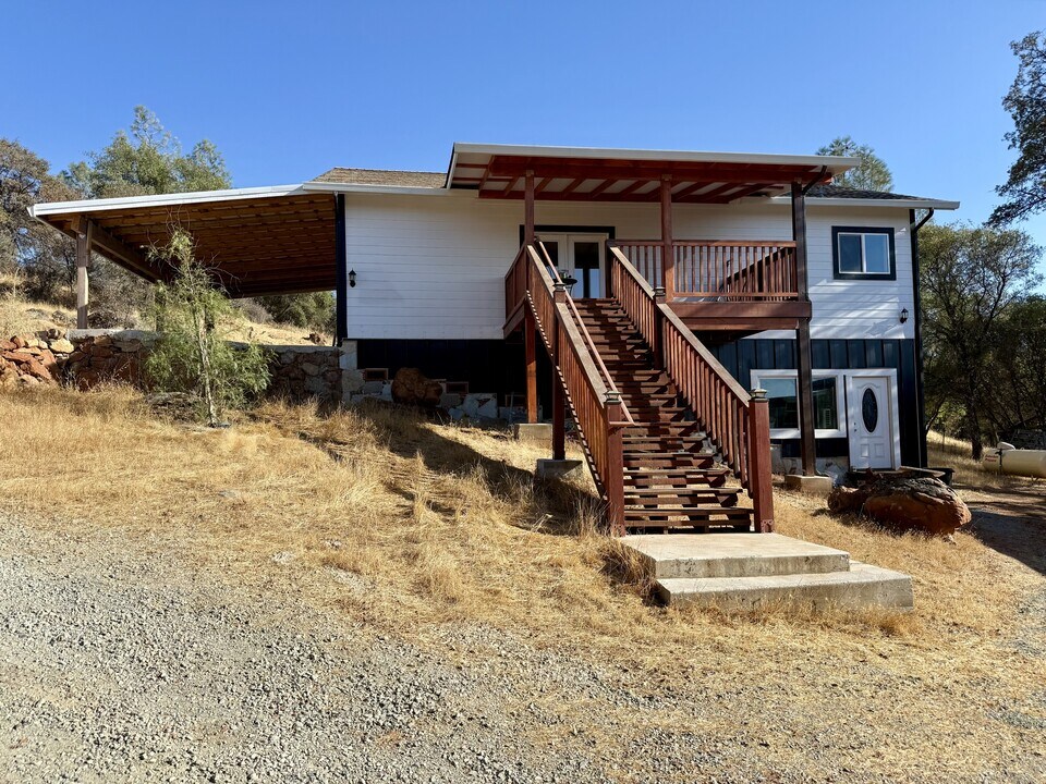 22275 CA-20 in Smartsville, CA - Building Photo