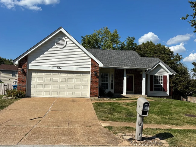 914 Shandra Dr