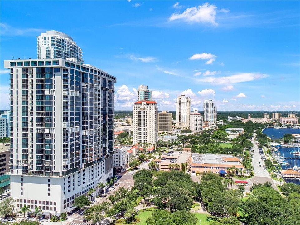 1 Beach Dr SE in St. Petersburg, FL - Foto de edificio