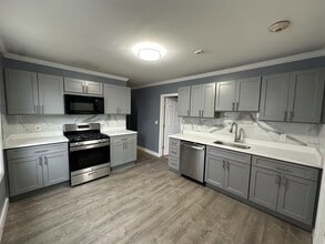 74 Thornton St, Unit 2 in Revere, MA - Building Photo - Building Photo