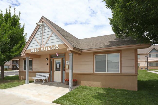 Mesa Village Apartments in Farmington, NM - Building Photo - Building Photo