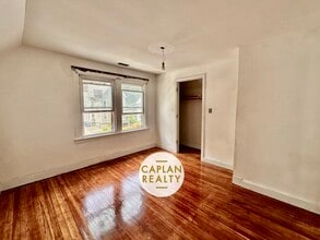 1655 State St, Unit 3 in Hamden, CT - Building Photo - Building Photo