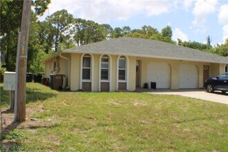 933 SE 24th Ave in Cape Coral, FL - Building Photo - Building Photo