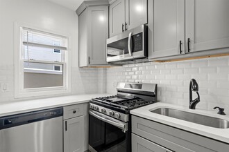 56 Highwood Terrace in Weehawken, NJ - Building Photo - Building Photo