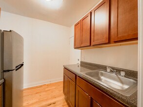 826 W Cornelia Ave in Chicago, IL - Building Photo - Building Photo