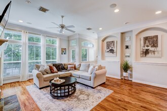 606 Leverkuhn St in Houston, TX - Building Photo - Building Photo