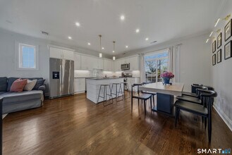 145 Brentwood Ave in Fairfield, CT - Building Photo - Building Photo