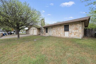 10301 Little Pebble Dr in Austin, TX - Building Photo - Building Photo