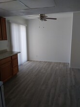 2931 Sombrero Dr-Unit -B (back unit) in Lake Havasu City, AZ - Foto de edificio - Building Photo