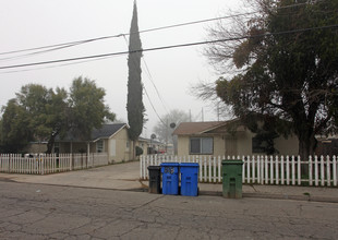 822-828 W Canal Dr in Turlock, CA - Building Photo - Building Photo