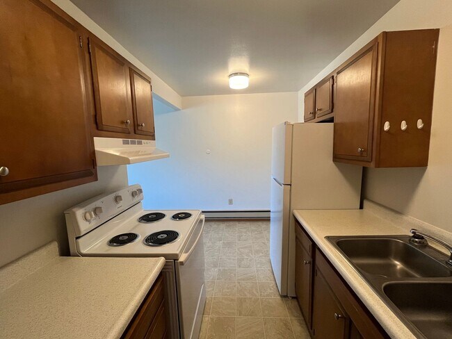 410 4th Ave NE-Unit -17 in Watertown, SD - Building Photo - Building Photo