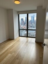 366 W 46th St, Unit 3 in New York, NY - Foto de edificio - Building Photo