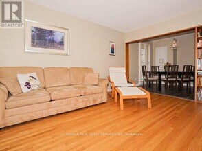 146 Roebuck Dr in Toronto, ON - Building Photo - Building Photo