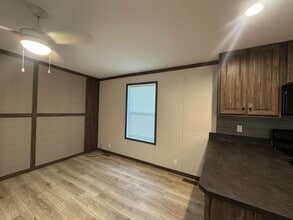 76 E U.S. Hwy 6 in Valparaiso, IN - Building Photo - Building Photo