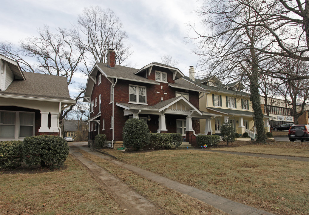 2010 21st Ave S in Nashville, TN - Foto de edificio