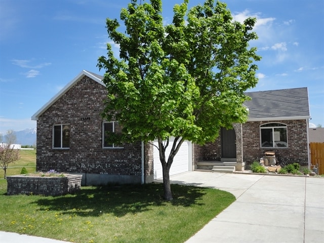property at 13889 S Friendship Dr