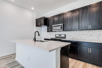 9915 Schramm St in Irving, TX - Building Photo - Building Photo