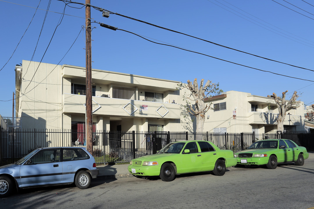 1087-1095 W 39th St in Los Angeles, CA - Building Photo