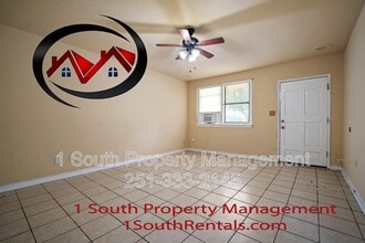 2366 White St in Mobile, AL - Building Photo - Building Photo