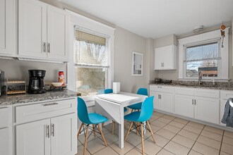 2016 Edgeland Ave in Louisville, KY - Foto de edificio - Building Photo