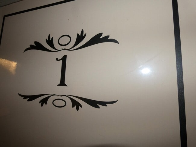 15 E Main St in Platteville, WI - Building Photo - Building Photo