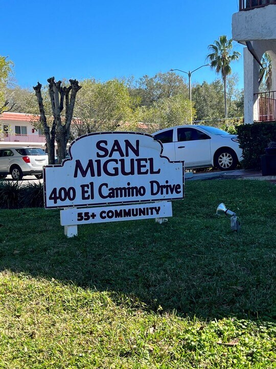 400 El Camino Dr in Winter Haven, FL - Building Photo