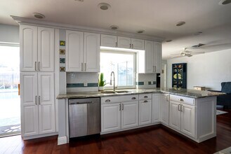 8679 Merrimoor Blvd in Seminole, FL - Building Photo - Building Photo