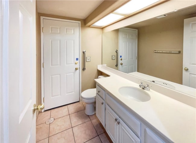 12196 Nugget Ave in Victorville, CA - Foto de edificio - Building Photo