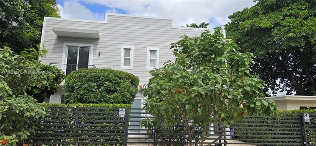 property at 3823 Thomas Ave