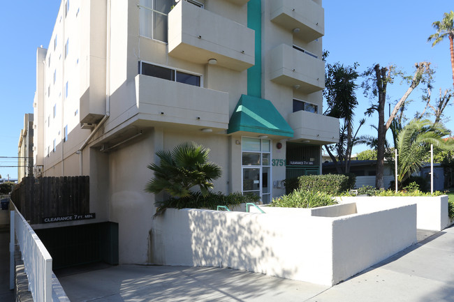 3751 Jasmine Ave in Los Angeles, CA - Foto de edificio - Building Photo