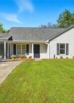 305 Appledore Ct in Winston-Salem, NC - Building Photo