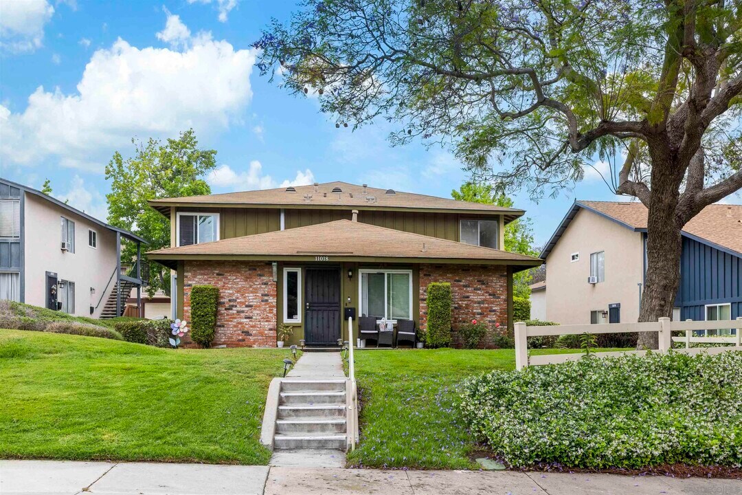 11022 Via Asti in San Diego, CA - Building Photo