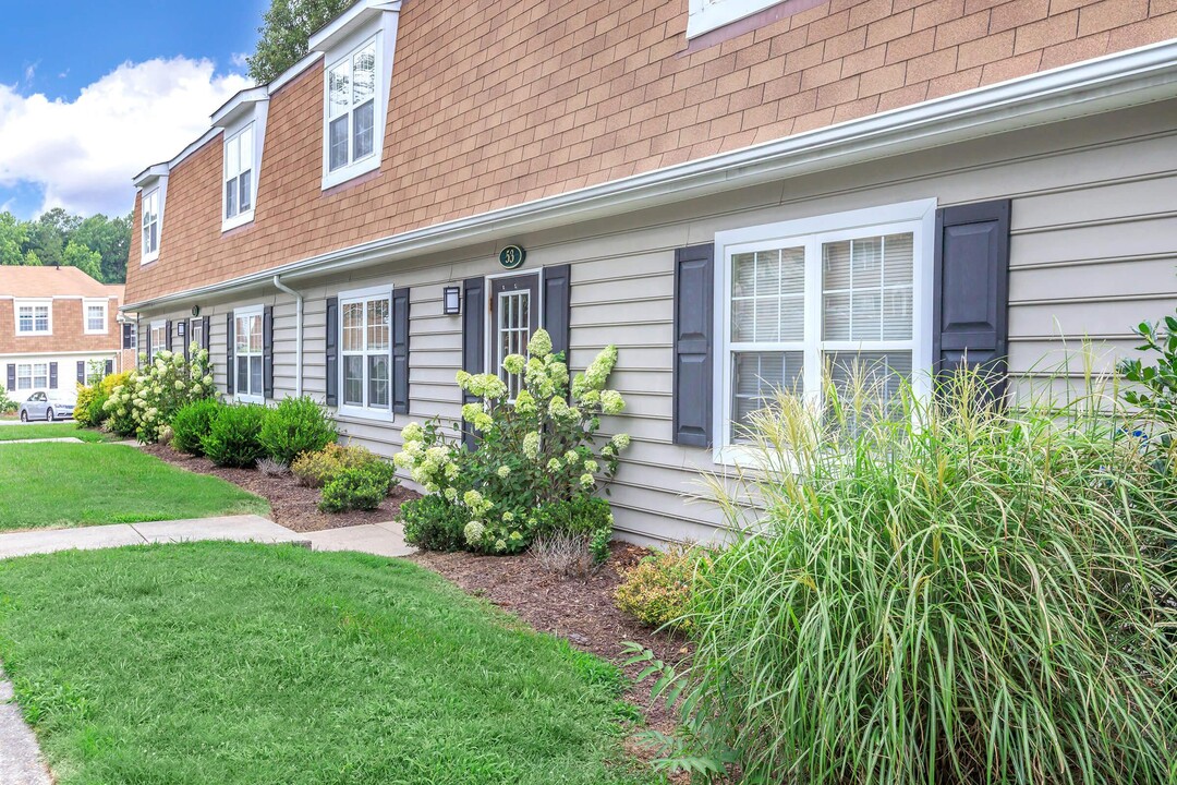 Tanglewood Apartments in Petersburg, VA - Building Photo