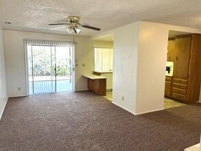 2301 El Toro Cir in Hemet, CA - Building Photo - Building Photo