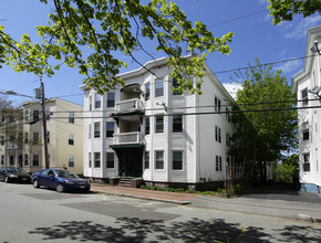 125 Grant St in Portland, ME - Foto de edificio - Building Photo