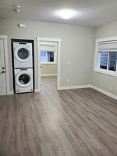 865 Prairie Ave in Port Coquitlam, BC - Building Photo - Building Photo