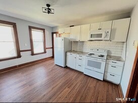 75 Ridgewood St in New Britain, CT - Building Photo